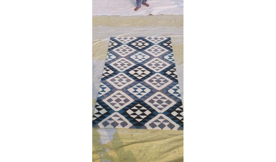 Blue and White Artistic Rhombus Pattern Hand Tufted Woolen Carpet - 6 x 4 Feet