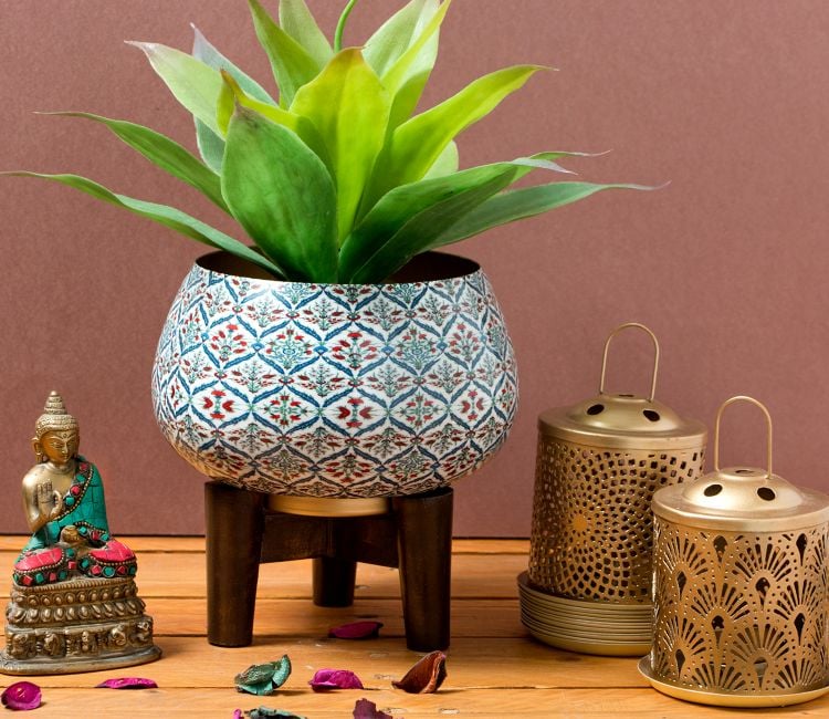 Planter with wooden Stand online in India at the best price online | buy decorative indoor plants pots for living room