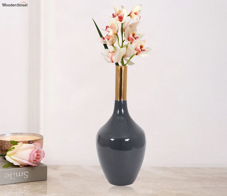 Flower vase for living room