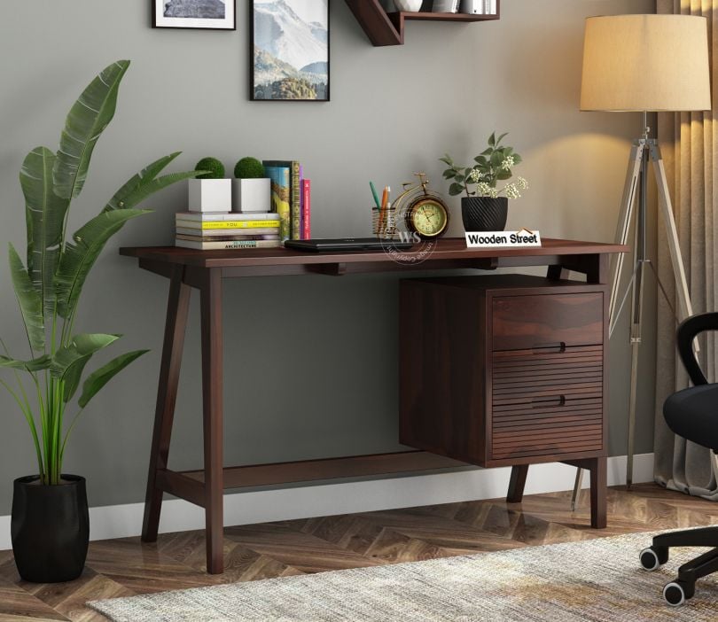Buy trending study table for students online in Bangalore, Mumbai, Chennai